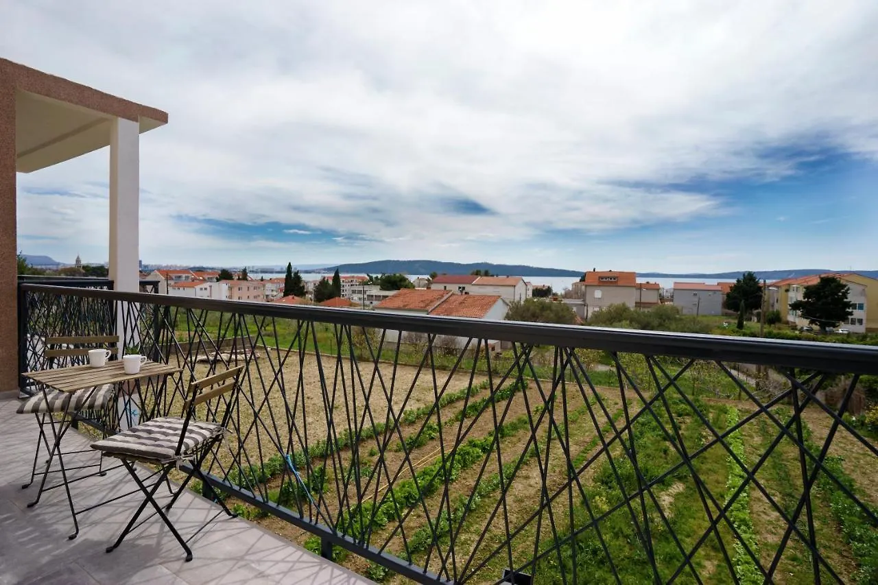 4-Star Apartments Bianco Kaštela
