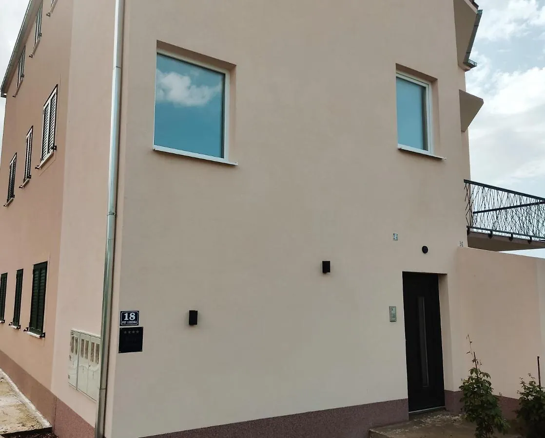 4-Star Apartments Bianco Kaštela Kroatien