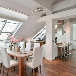  Apartment Luxury Penthouse With Sauna, Terrace, 250m2, 5bdrm, 3bthrm Tschechische Republik